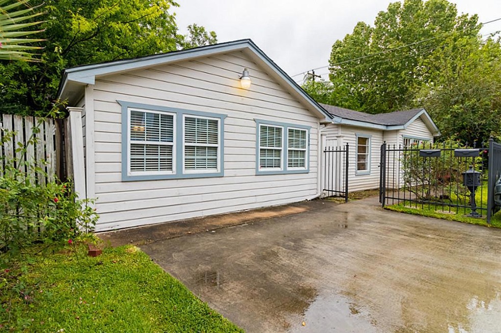 329 E 25th St unit B, Houston, TX 77008 - photo 1