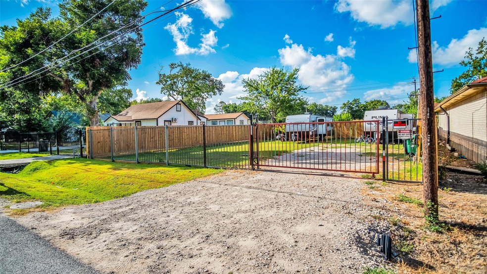 3802 Turner Dr, Houston, TX 77093 - photo 1