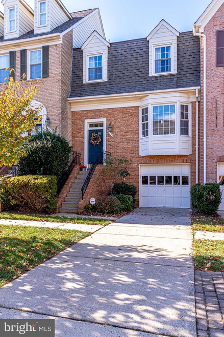 2004 Pieris Ct, Vienna, VA 22182 - photo 1