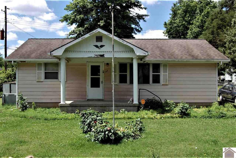 107 S Saltsman Dr, Hopkinsville, KY 42240 - photo 1