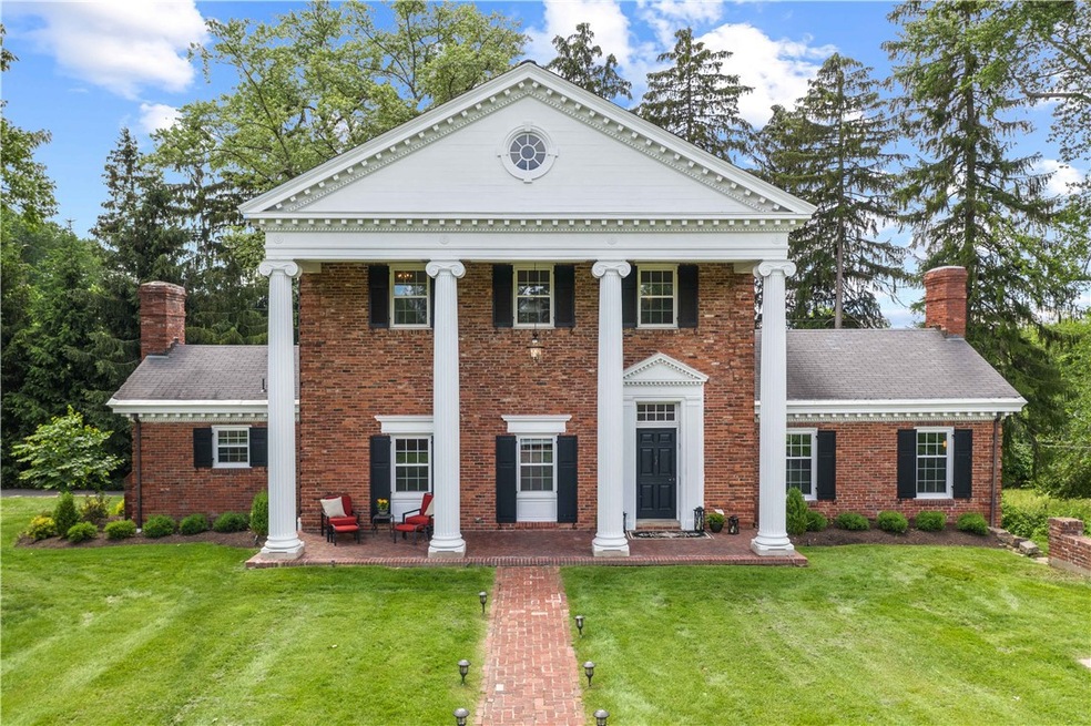 Welcome to this Georgian mansion estate located on