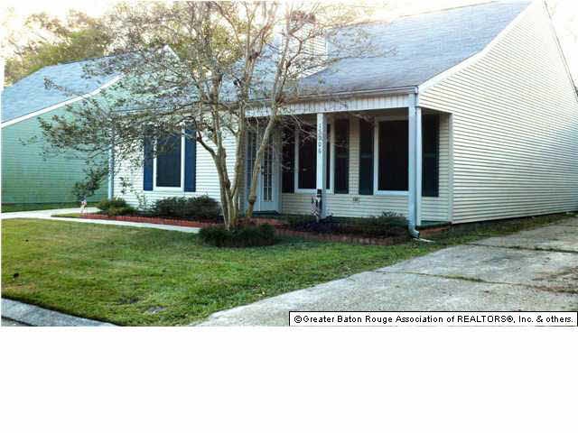 Cute 3 bedroom/2 bath home with 4 yr old roof, new