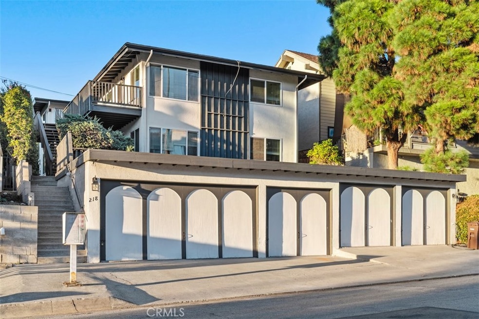 218 W Escalones unit C, San Clemente, CA 92672 - photo 1