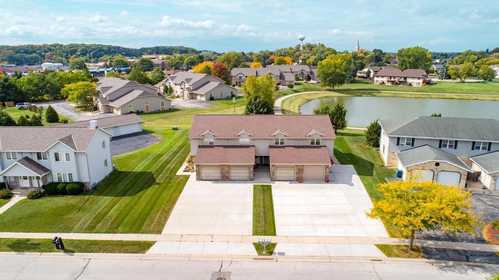 139 Glen Hill Dr, Slinger, WI 53086 - photo 1