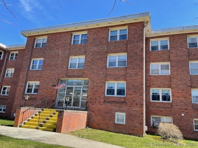 41 Jones Hill Rd unit 104, West Haven, CT 06516 - photo 1