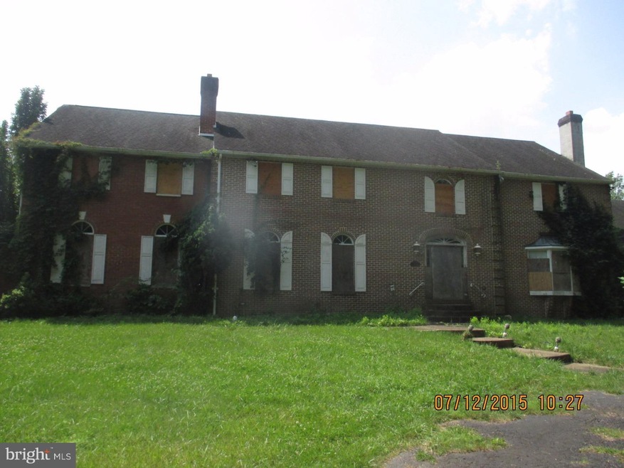 39 Beverly Hills Rd, Warminster, PA 18974 - photo 1