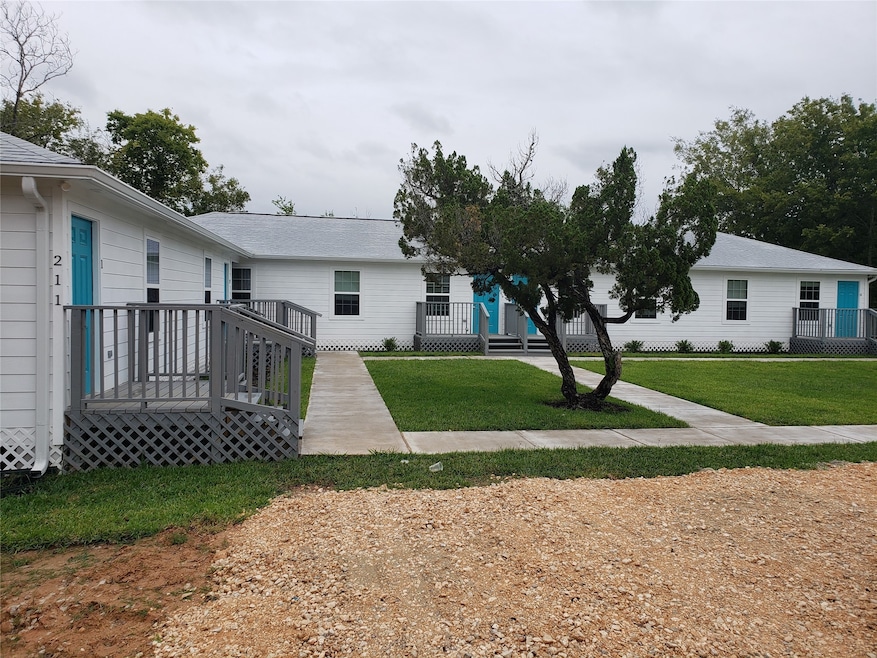211 Lulac St, Alvin, TX 77511 - photo 1
