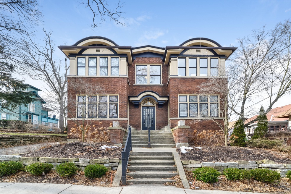 001-Front_View-3708676-large