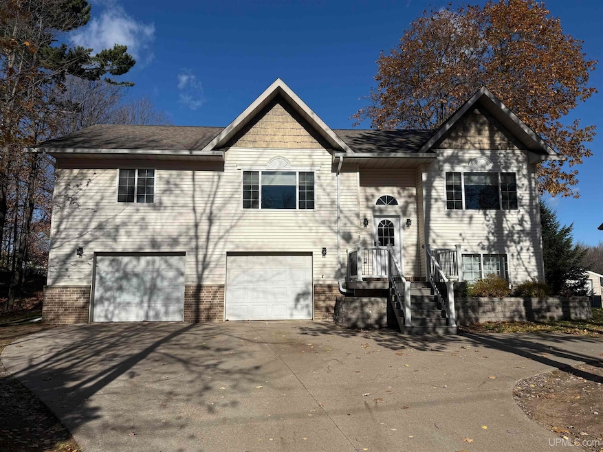 1250 Sherman St, Marquette, MI 49855 - photo 1