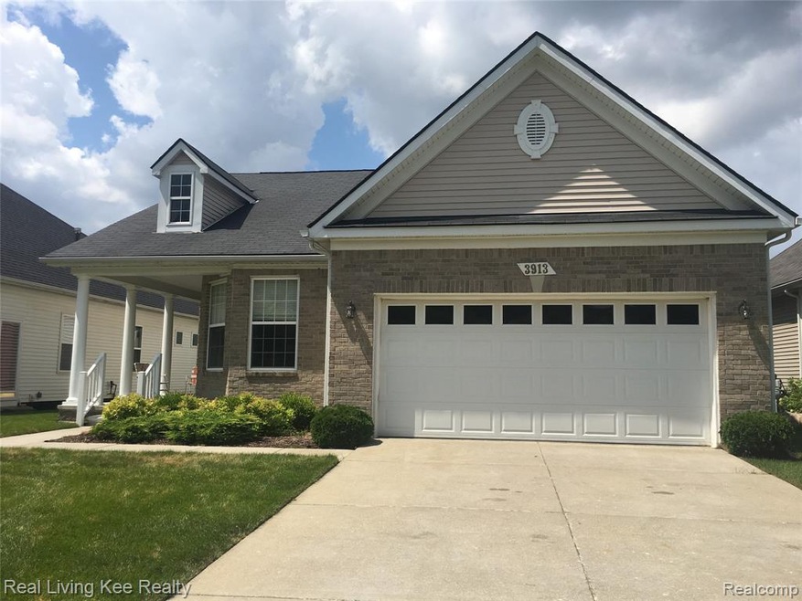 3913 Hillsdale Dr, Auburn Hills, MI 48326 - photo 1