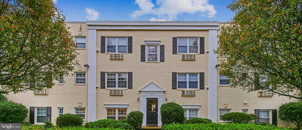 2305 Farrington Ave unit 303, Alexandria, VA 22303 - photo 1