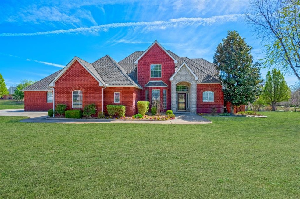 106 N Olde Bridge Rd, Moore, OK 73160 - photo 1