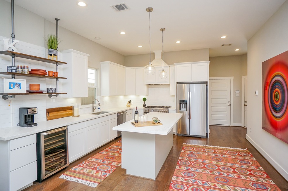 4209 Koehler St unit B, Houston, TX 77007 - photo 1