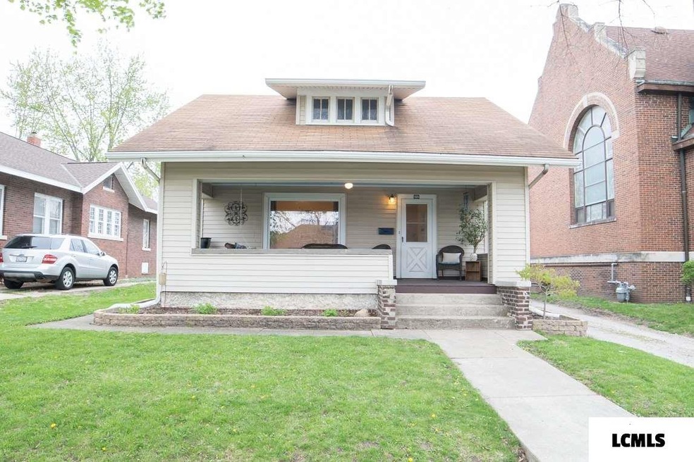 108 Broadway St, Lincoln, IL 62656 - photo 1