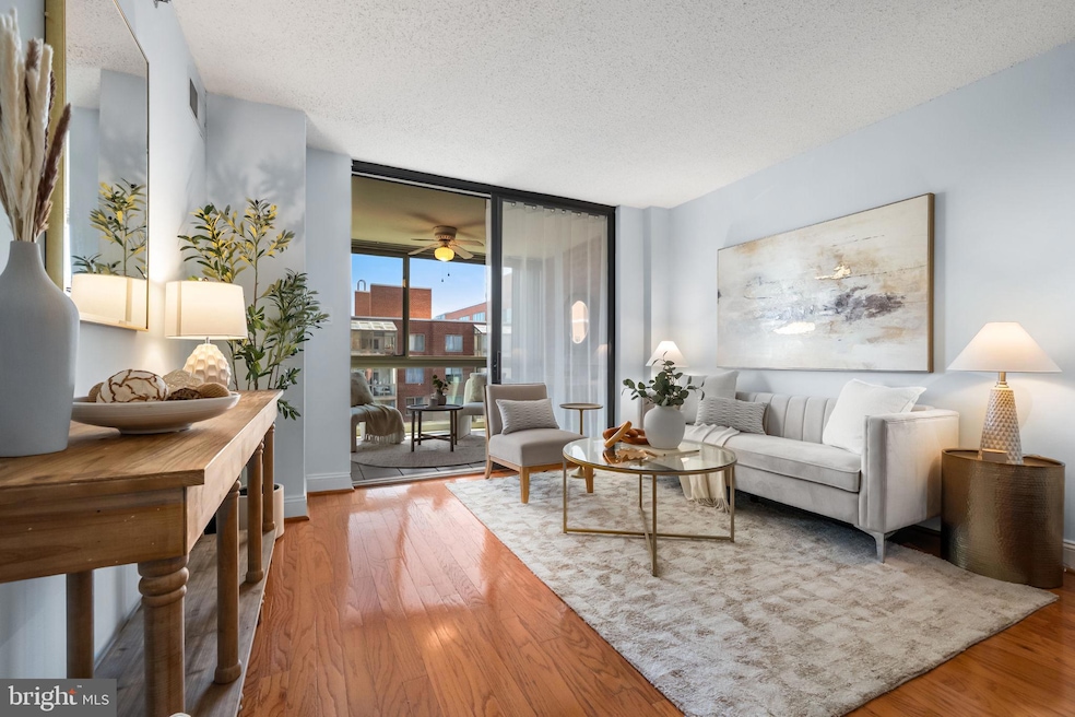 1024 N Utah St unit 718, Arlington, VA 22201 - photo 1