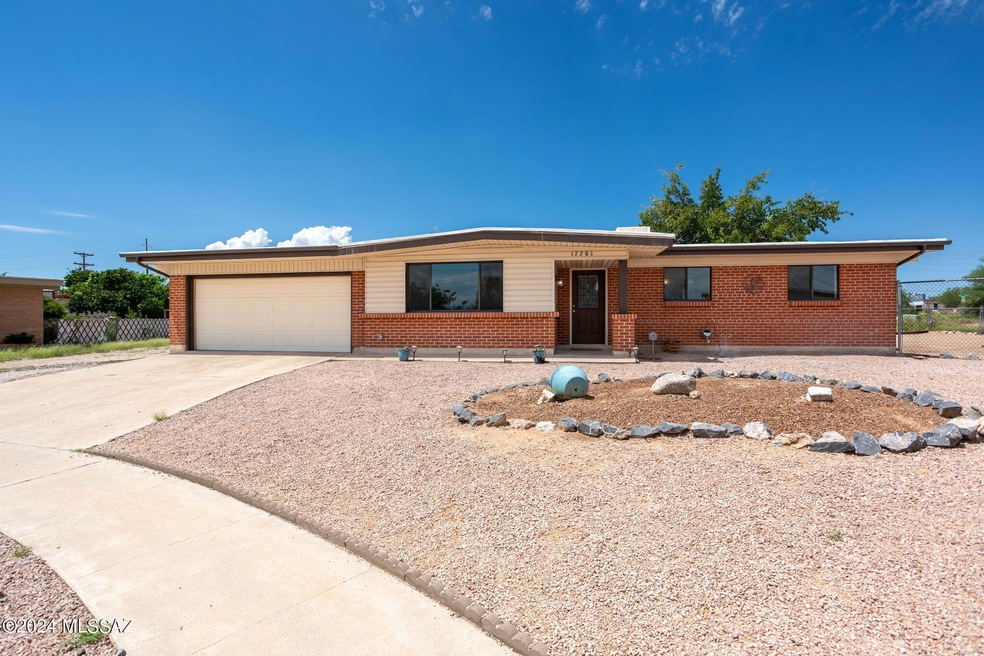 43-web-or-mls-17701 S Placita Niquel-44