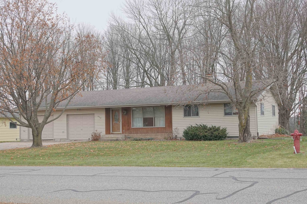 828 Donald St, Medford, WI 54451 - photo 1