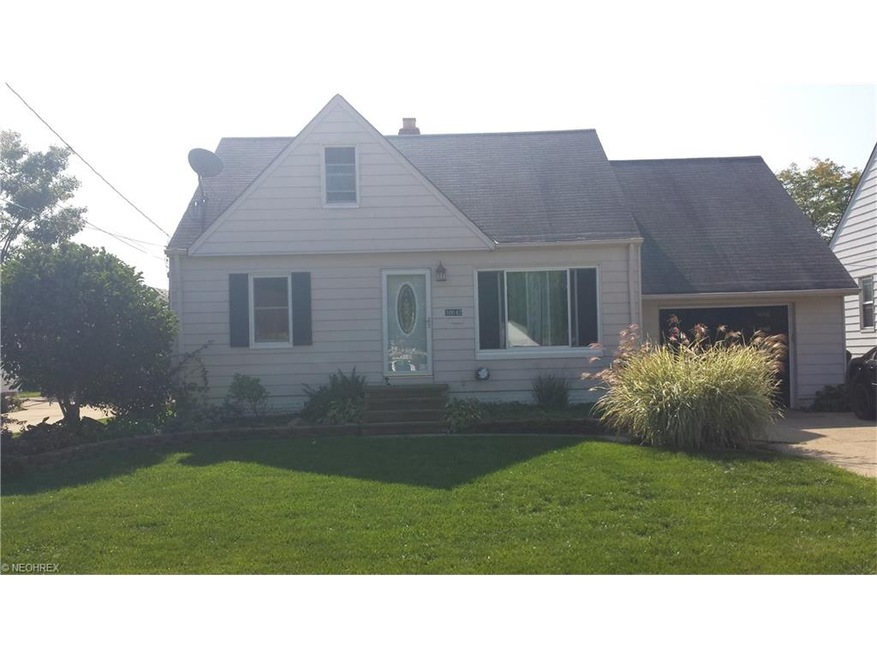 30042 Frank Dr, Wickliffe, OH 44092 - photo 1