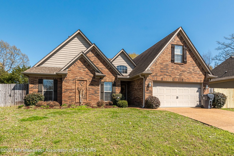 1374 Lake Front Dr E, Hernando, MS 38632 - photo 1