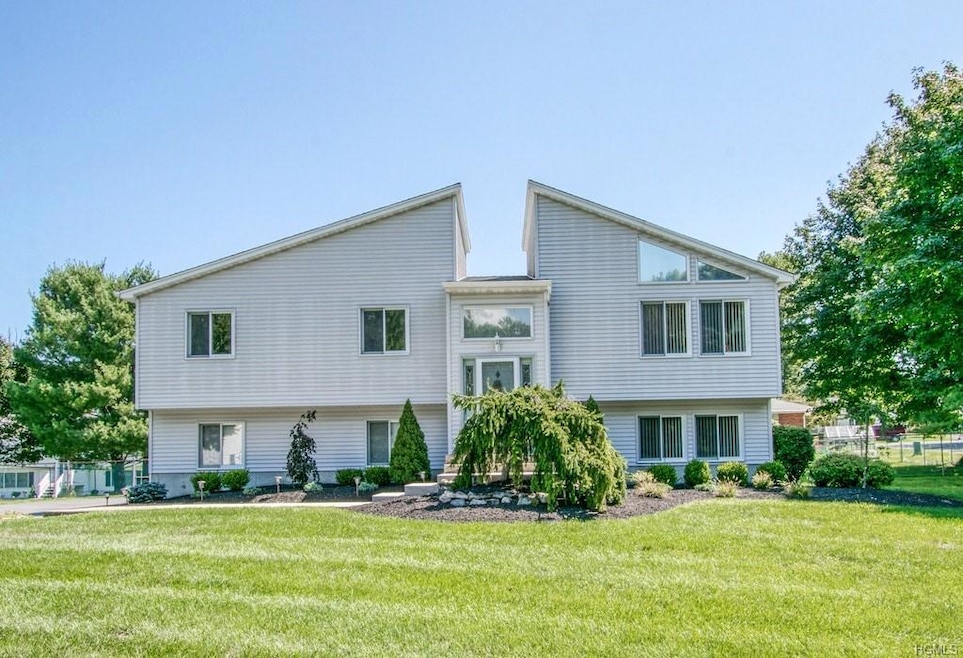 9 Florus Crom Ct, Stony Point, NY 10980 - photo 1