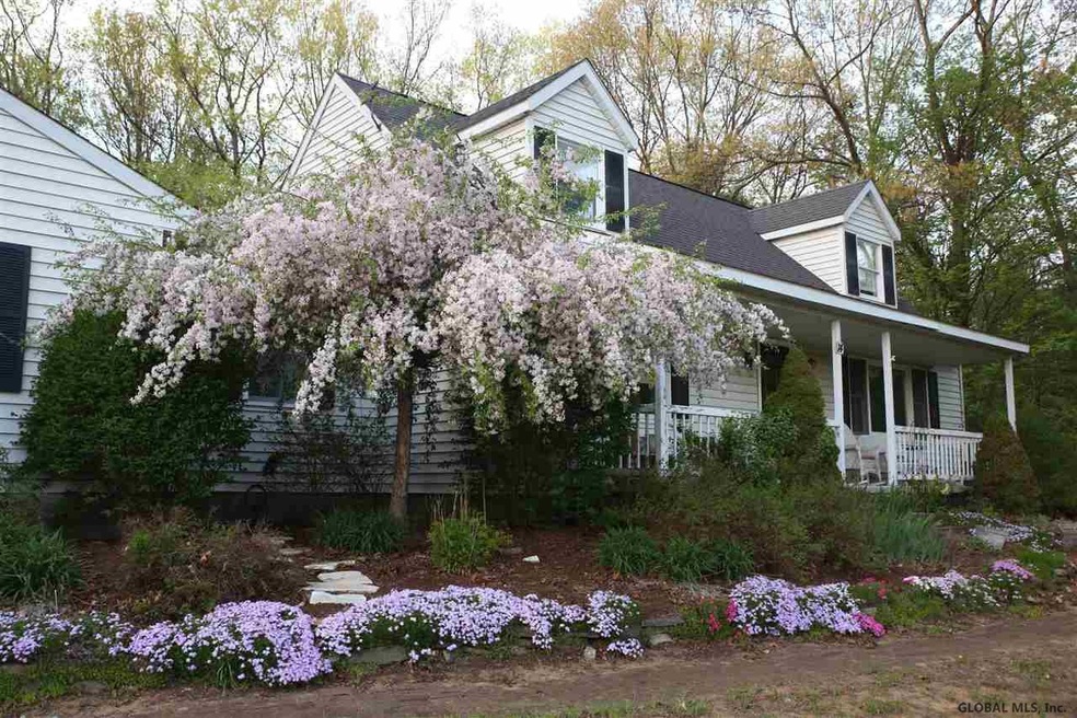 14 Oxford Dr, Saratoga Springs, NY 12866 - photo 1