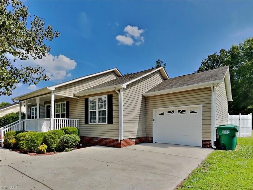 1510 Southtree Ln, High Point, NC 27263 - photo 1