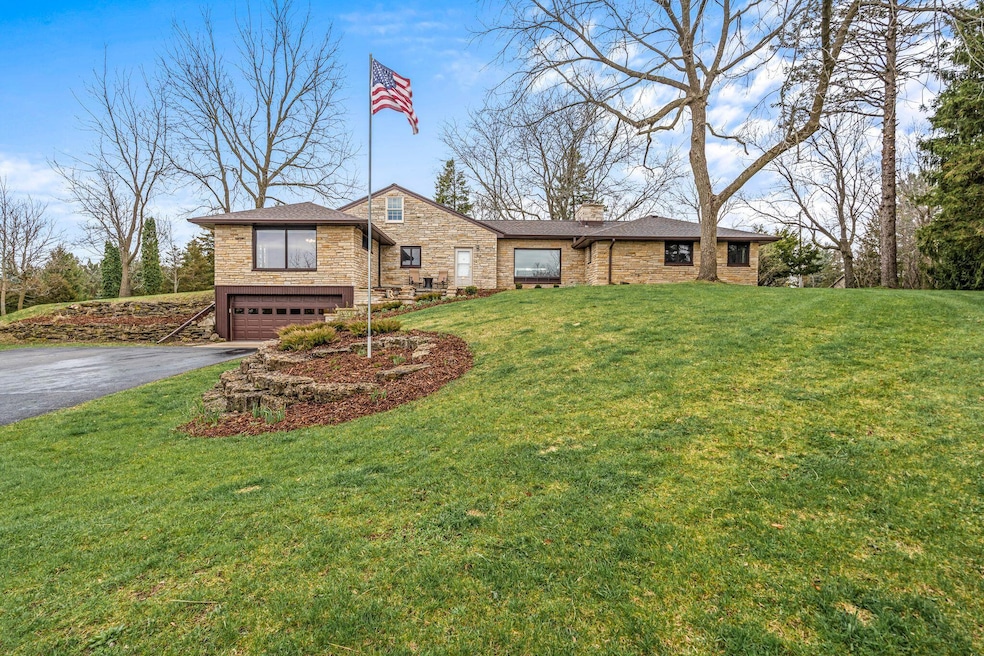 Welcome Home to Cloverleaf Court