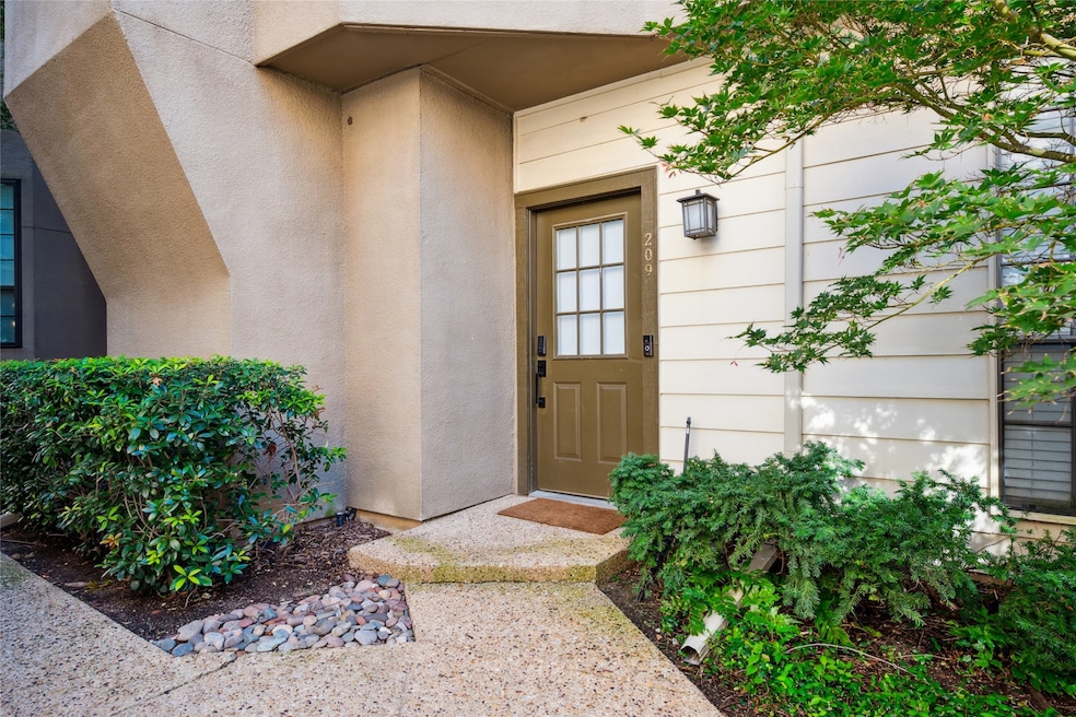 4124 Cole Ave unit 209D, Dallas, TX 75204 - photo 1