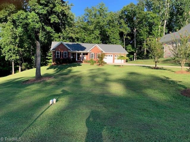 1006 E Chamberlin Dr, Asheboro, NC 27205 - photo 1