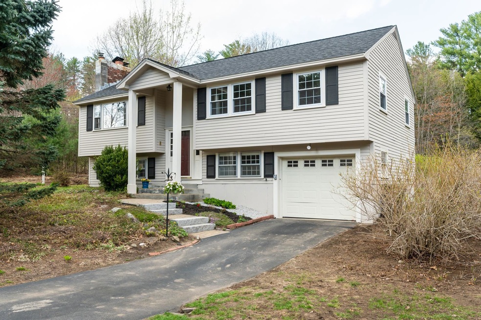 11 Twin Isles Rd, Londonderry, NH 03053 - photo 1