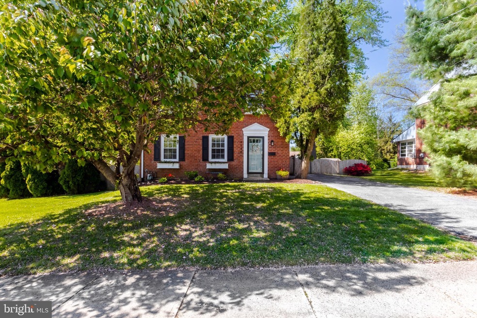 4948 Grant Dr, Brookhaven, PA 19015 - photo 1