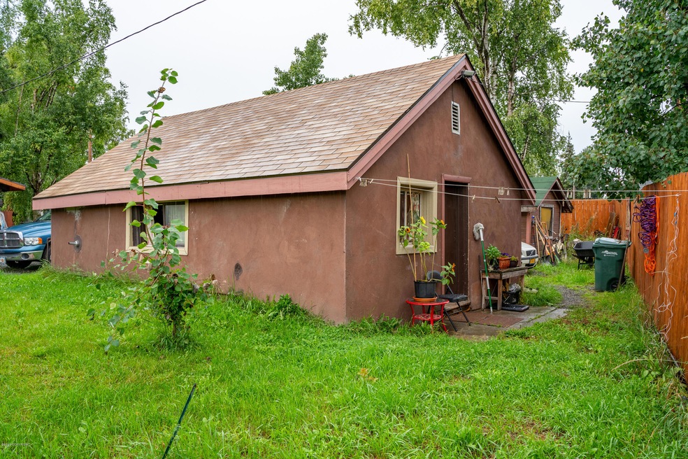 1202 w 35th (9 of 10)