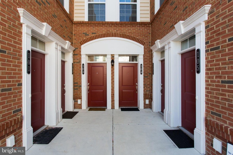 43047 Stuarts Glen Terrace unit 101, Ashburn, VA 20148 - photo 1