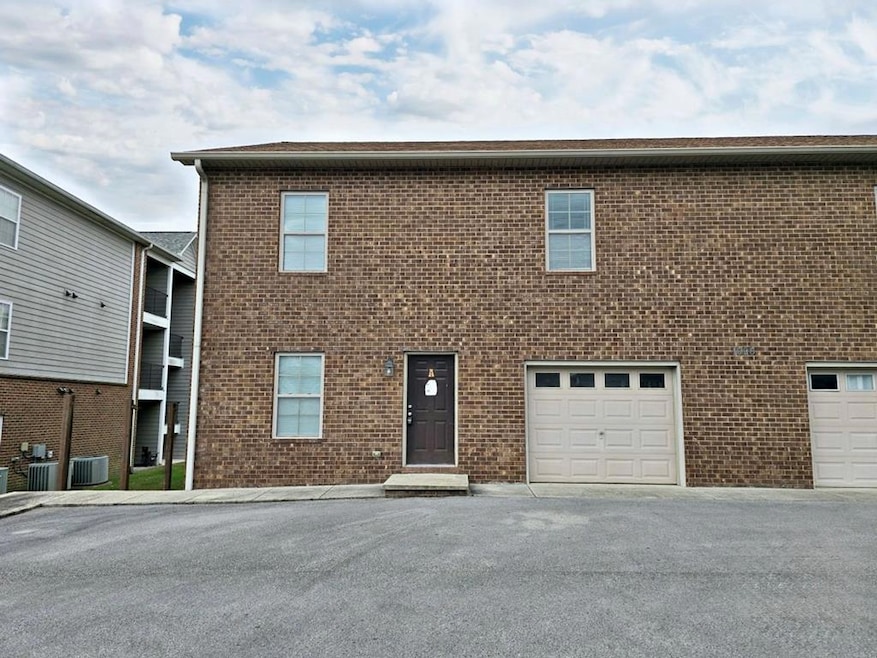 1090 N Washington Ave, Cookeville, TN 38501 - photo 1