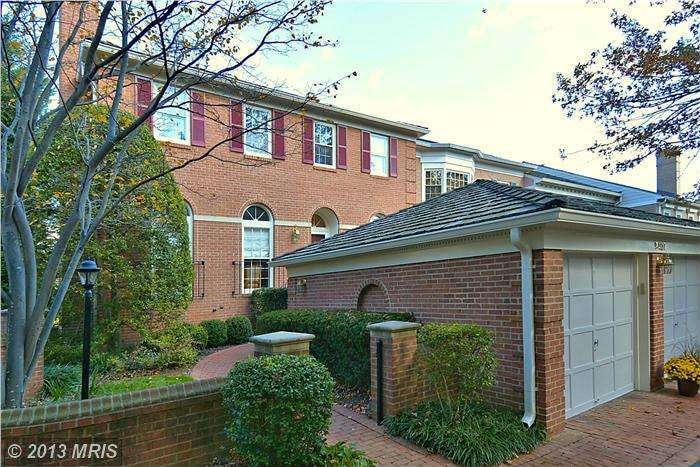 9407 Turnberry Dr, Potomac, MD 20854 - photo 1