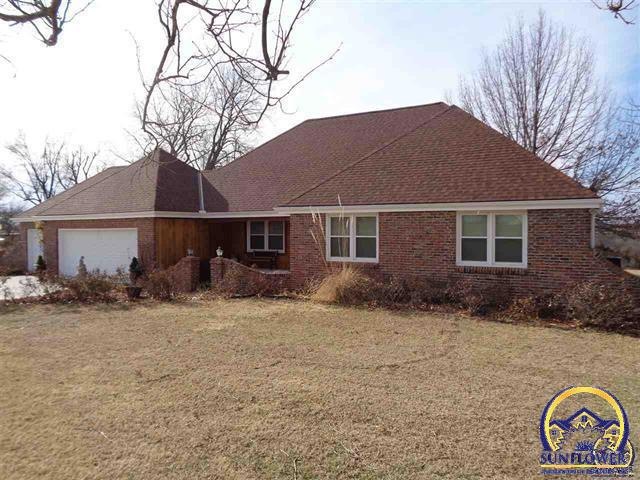 5047 SW Wanamaker Rd, Topeka, KS 66610 - photo 1