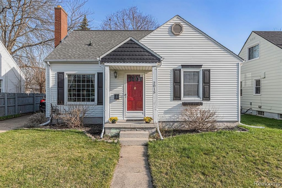 Welcome to 2015 Gold Ave, Flint, MI 48503!