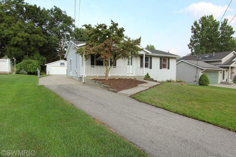 1805 Ball Ave NE, Grand Rapids, MI 49505 - photo 1