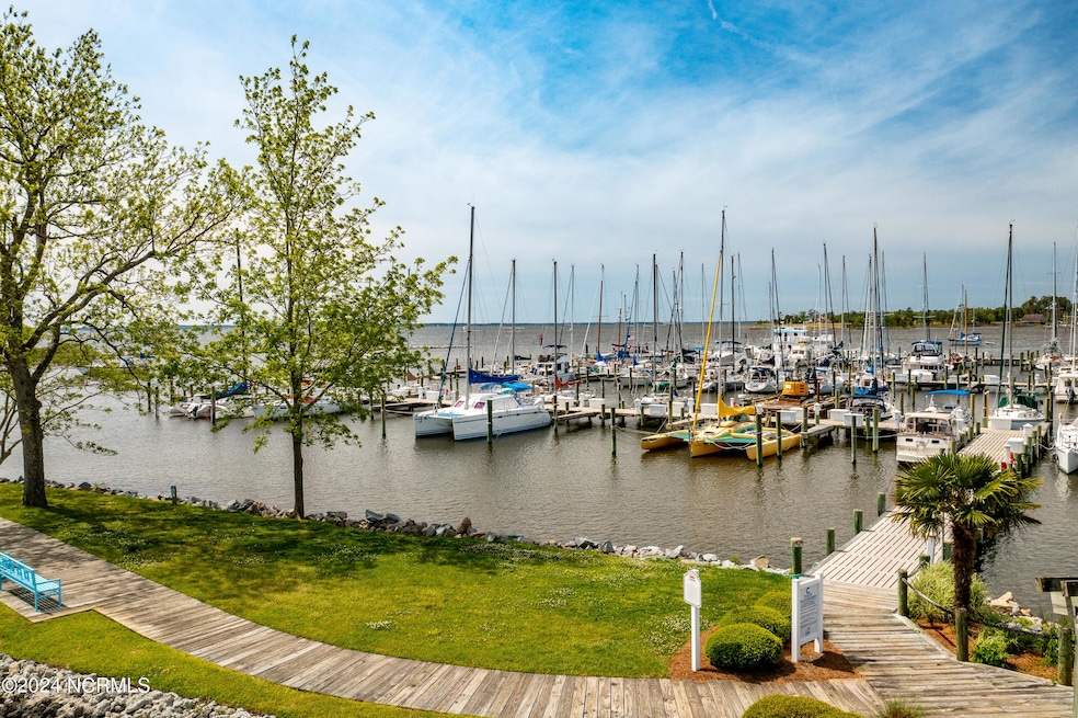 516 S Water St unit A-17, Oriental, NC 28571 - photo 1