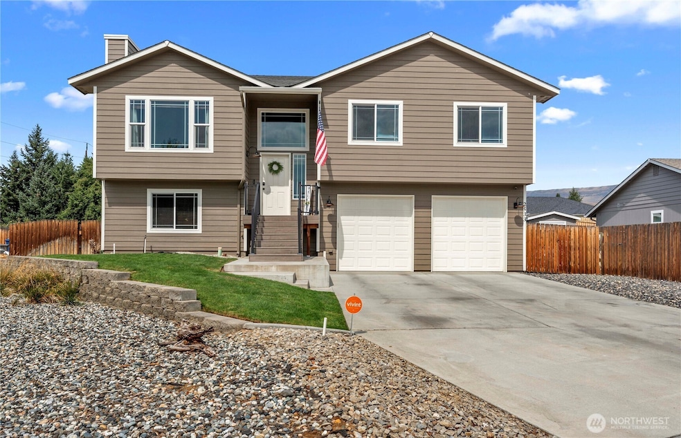 Welcome to 2533 NE Noble