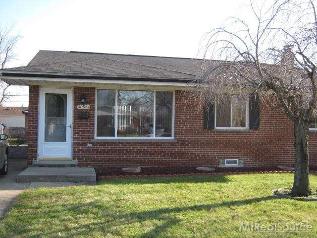 30534 Spybrook St, Roseville, MI 48066 - photo 1