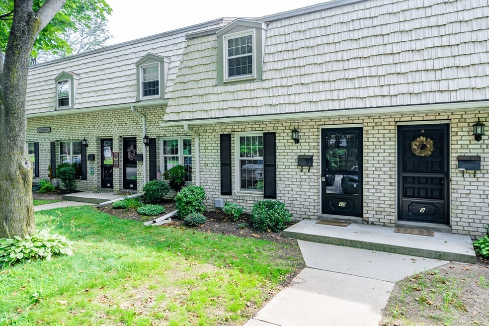 10 Corey Colonial, Agawam, MA 01001 - photo 1