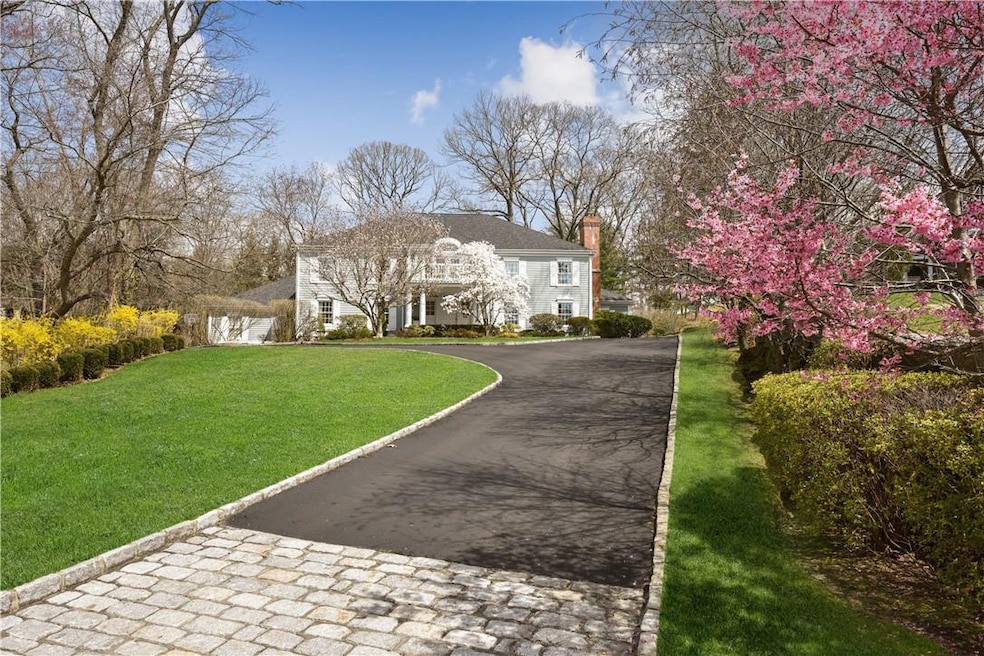 22 Fenbrook Dr, Larchmont, NY 10538 - photo 1