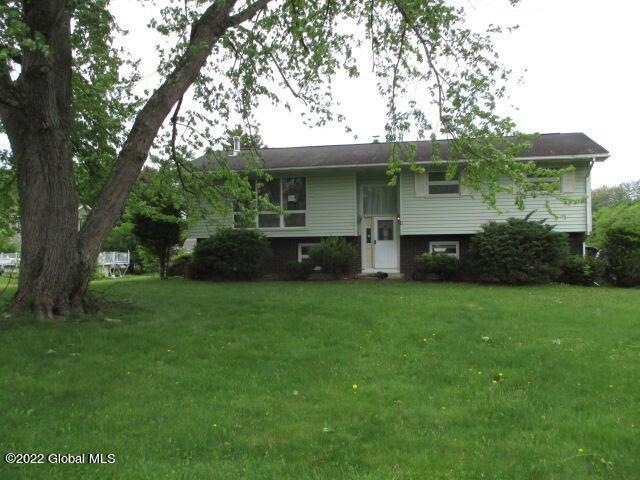 4 Crescent Dr, Castleton On Hudson, NY 12033 - photo 1