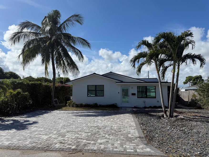 320 NW 3rd Ave, Delray Beach, FL 33444 - photo 1