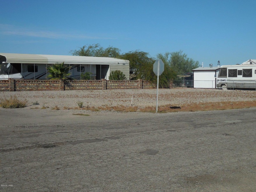 736 Emerald Dr, Quartzsite, AZ 85346 - photo 1