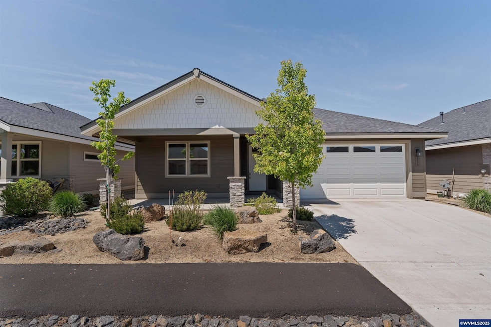 2695 NW 23rd Loop, Redmond, OR 97756 - photo 1
