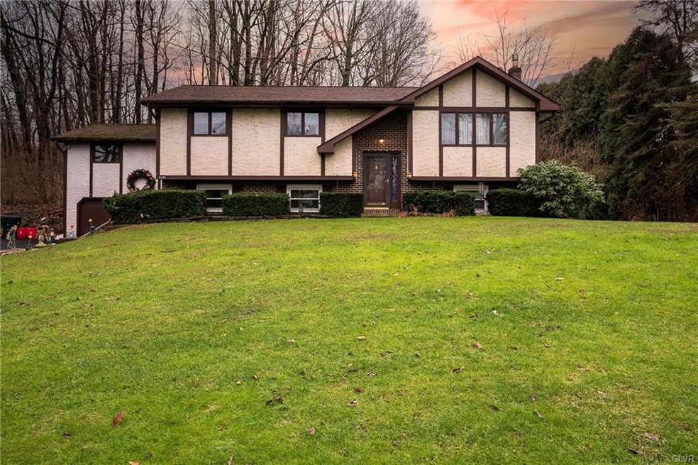 6220 Indian Creek Rd, Zionsville, PA 18092 - photo 1