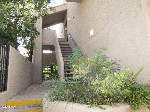 Entrance to 233
