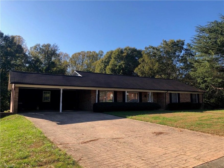 212 End Ave SE, Statesville, NC 28677 - photo 1